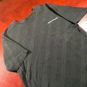 DKNY Jeans Men’s Textured Black Tee — Classic Rib Knit Short Sleeve M